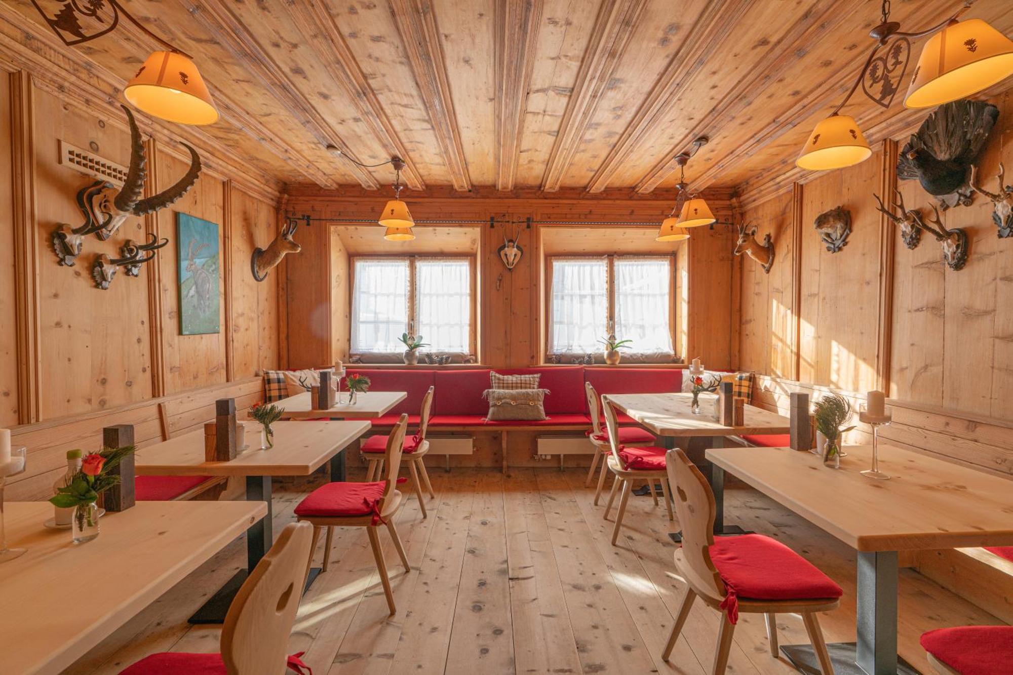Gasthaus & Hotel Berninahaus Pontresina Εξωτερικό φωτογραφία