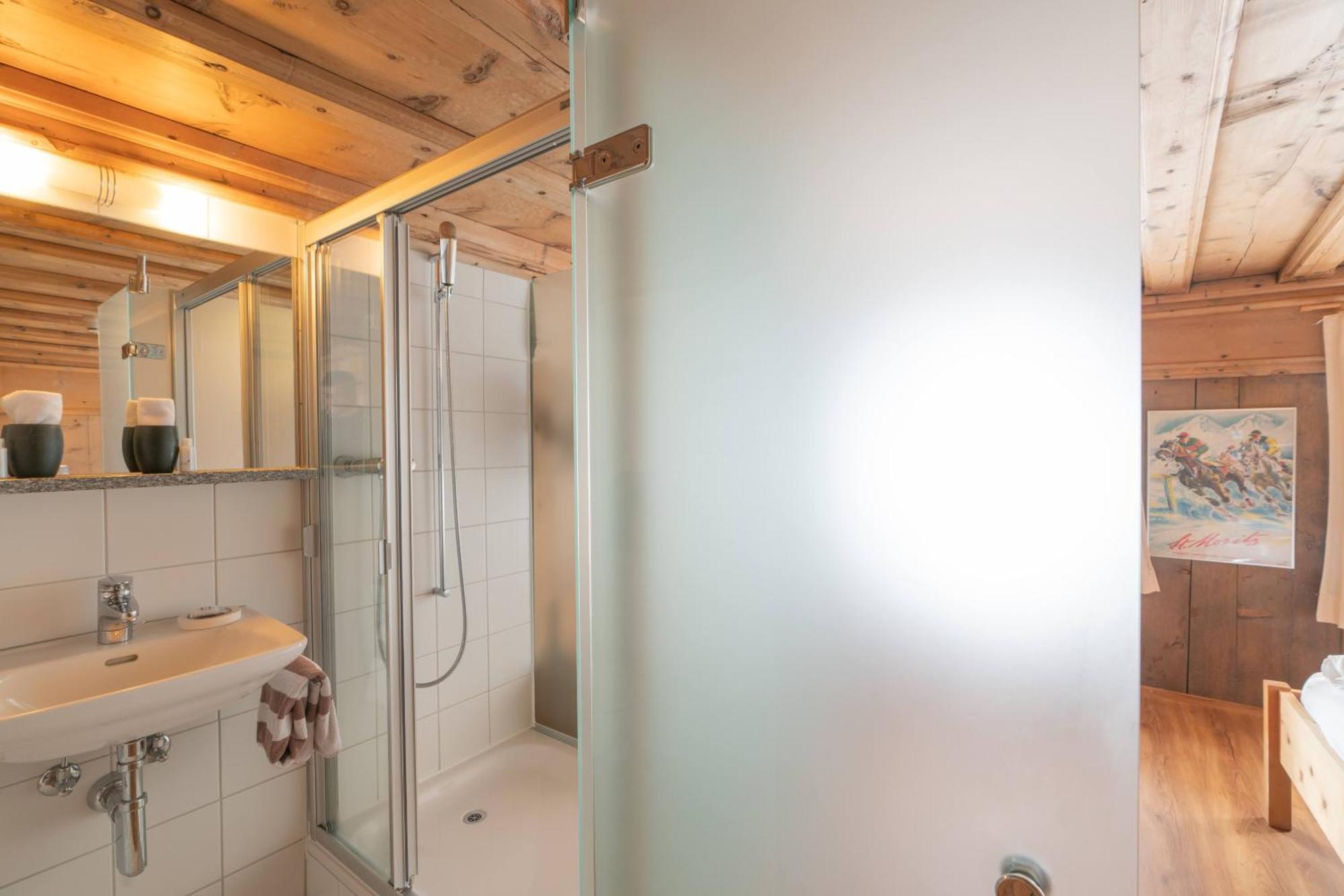 Gasthaus & Hotel Berninahaus Pontresina Εξωτερικό φωτογραφία