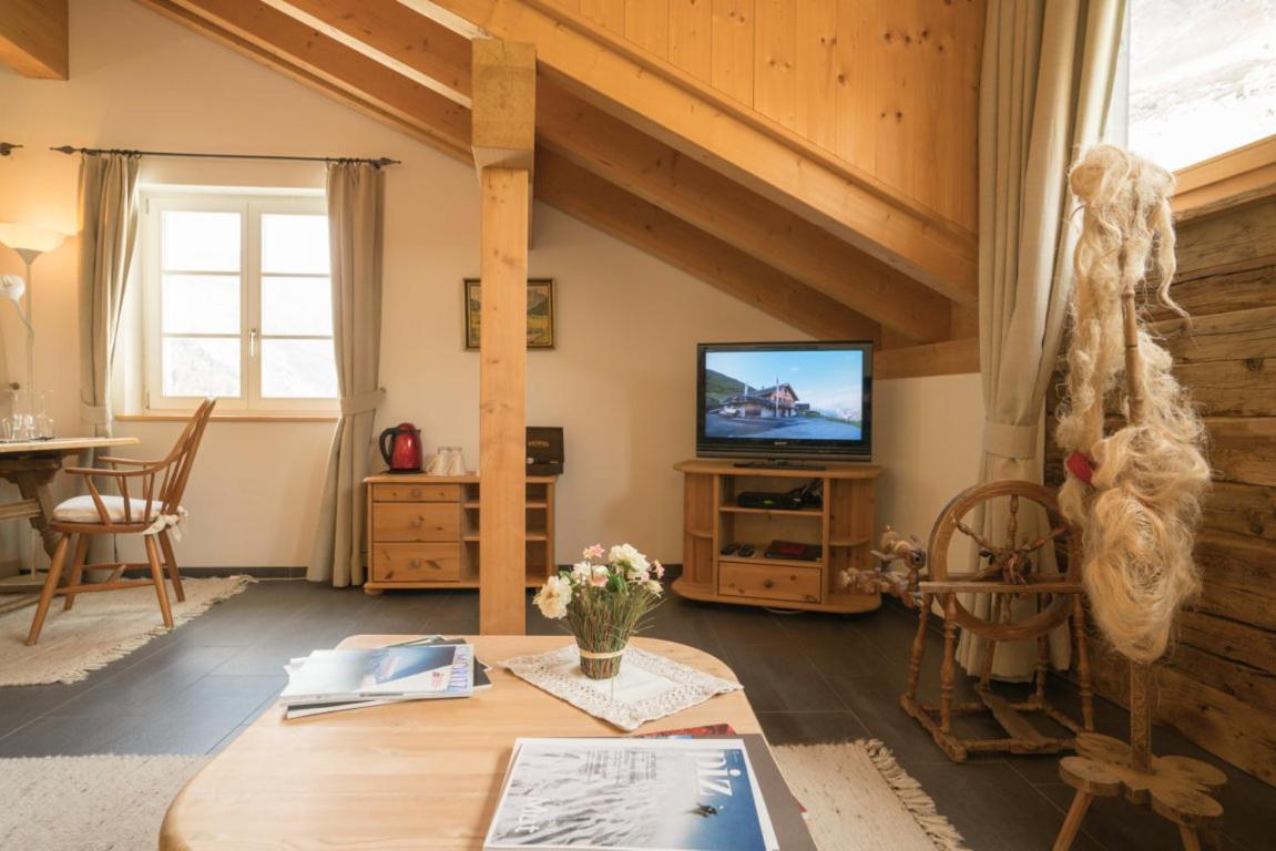 Gasthaus & Hotel Berninahaus Pontresina Εξωτερικό φωτογραφία